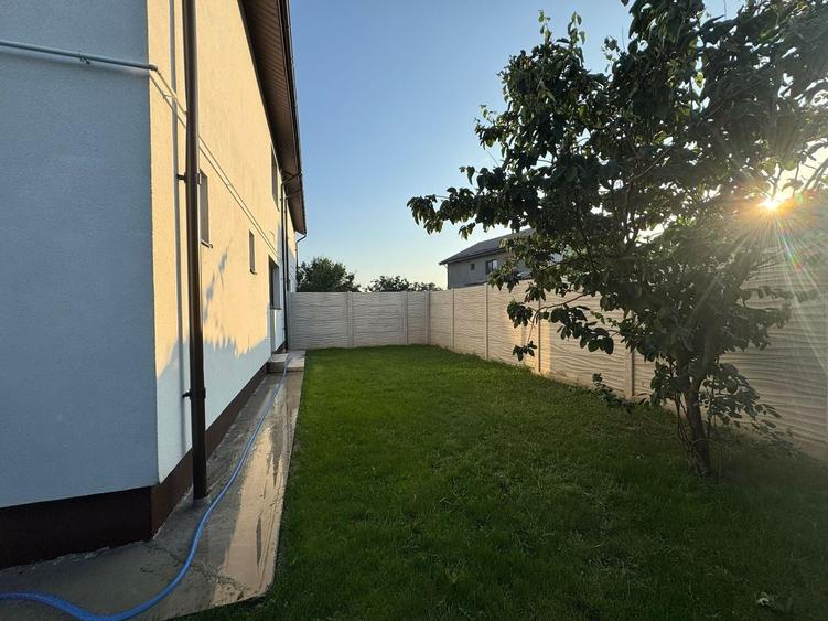 Duplex cu 4 camere cu Canalizare în Bălăceanca