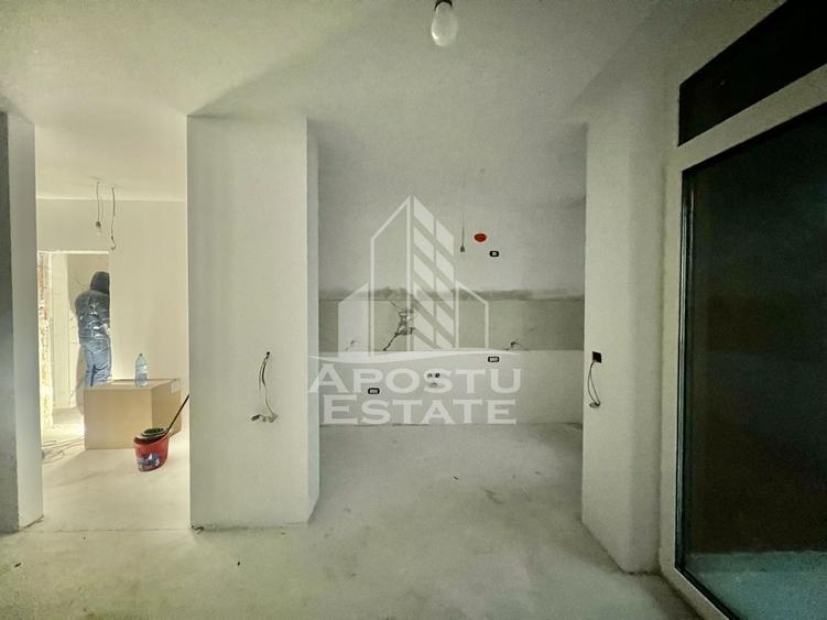 Apartament cu 2 camere semidecomandat în Aradului