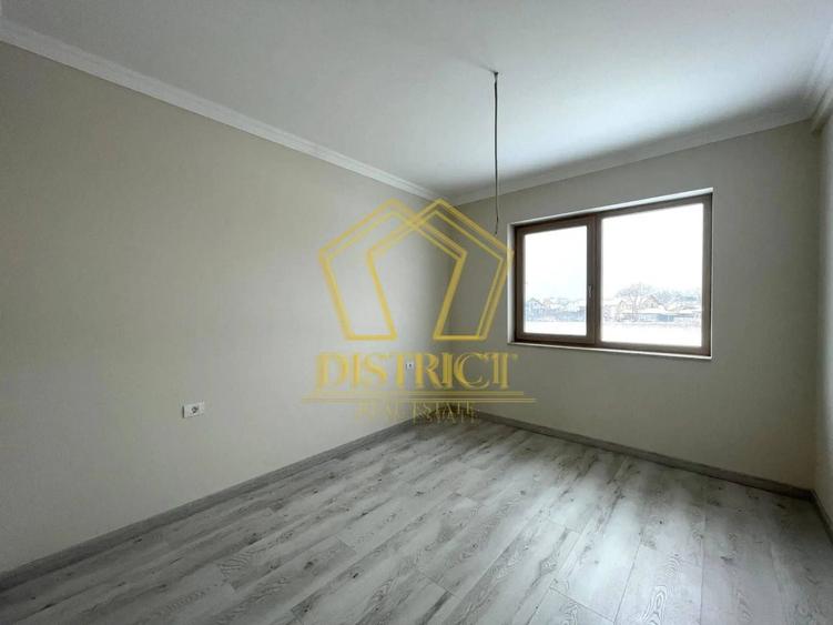 Casă individuală cu 5 camere cu Canalizare în Giroc