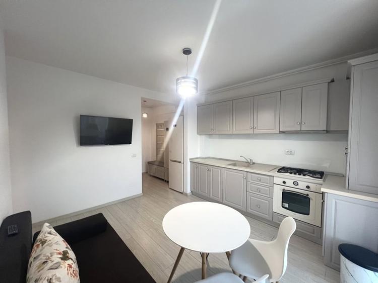 Apartament cu 2 camere decomandat, mobilat în Sud