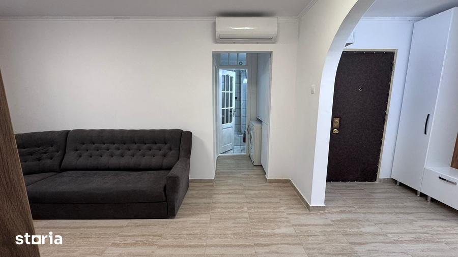 Apartament cu 4 camere semidecomandat în Central