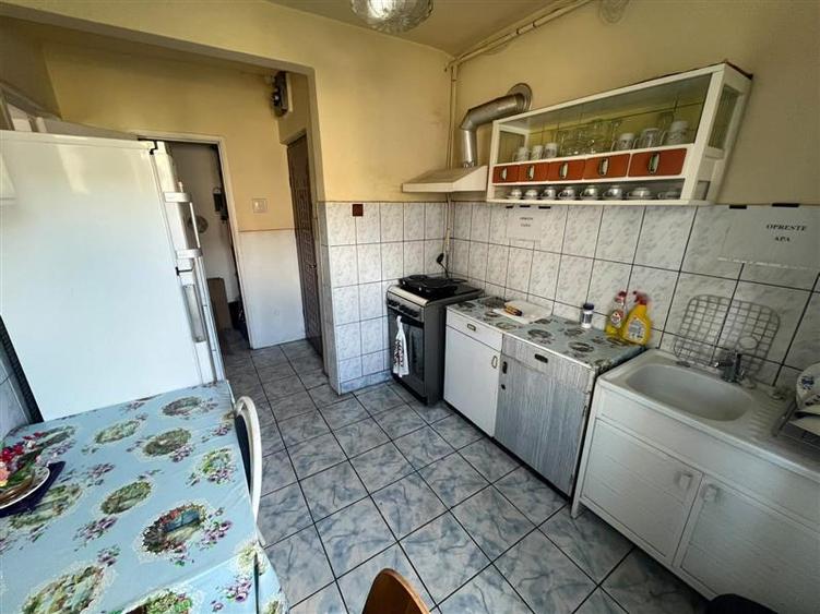 2 camere - Etaj 2 - Zamfirescu - 1