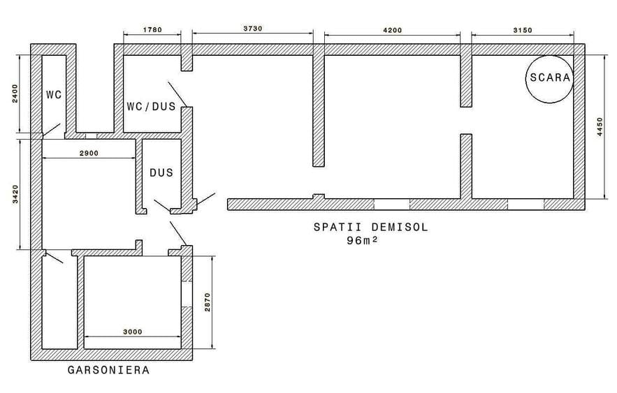 Apartament cu 4 camere semidecomandat în Central
