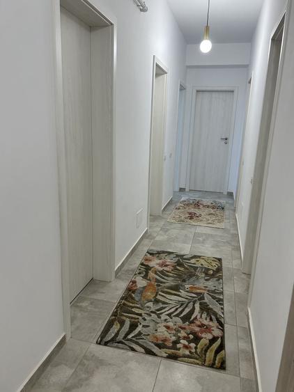Apartament cu 4 camere decomandat, mobilat în Rahova