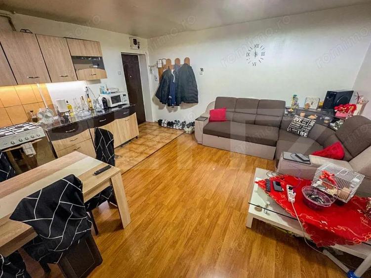 Apartament cu 3 camere decomandat în Central