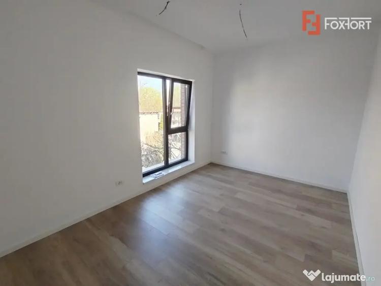 Casă cu 4 camere cu Teren 191 Mp în Buziașului