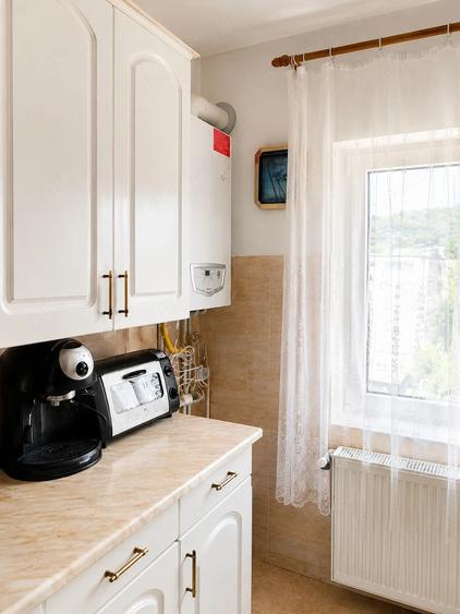 Apartament cu 3 camere semidecomandat în Central