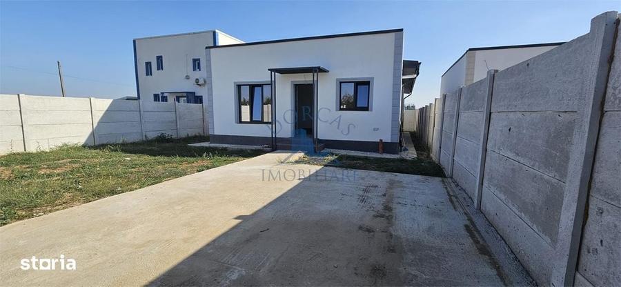 Casă cu 4 camere cu Teren 332 Mp în Cârcea