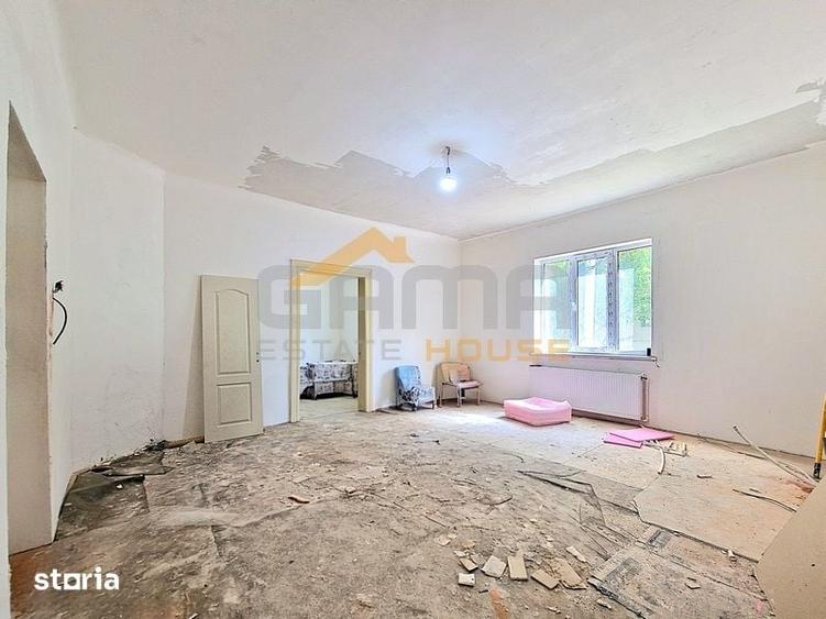 Casă cu 5 camere cu Teren 100 Mp în Drăgășani