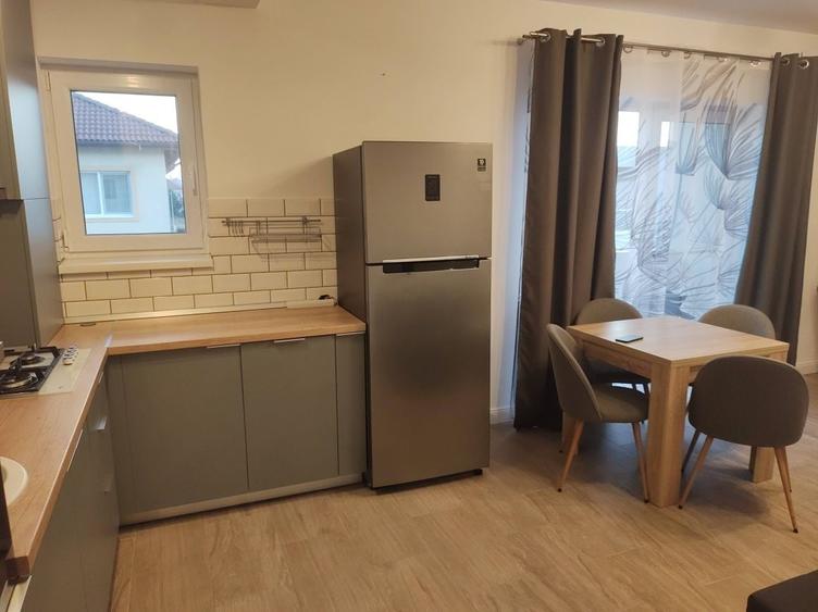Apartament cu 2 camere decomandat în Dumbrăvița