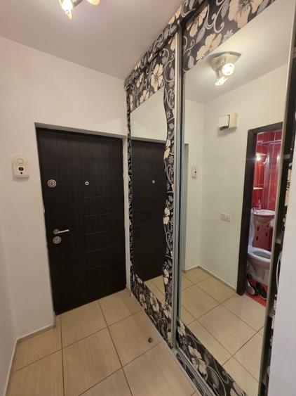 Garsonieră semidecomandată în Titan