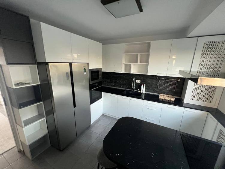 Duplex cu 4 camere cu Canalizare în Domnești