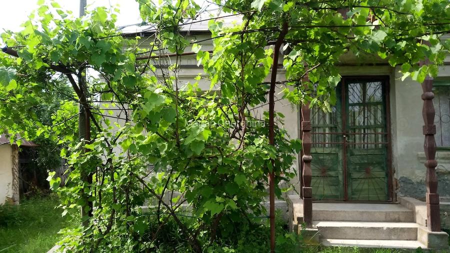 Casă cu 2 camere cu Teren 10000 Mp în Fârtățești