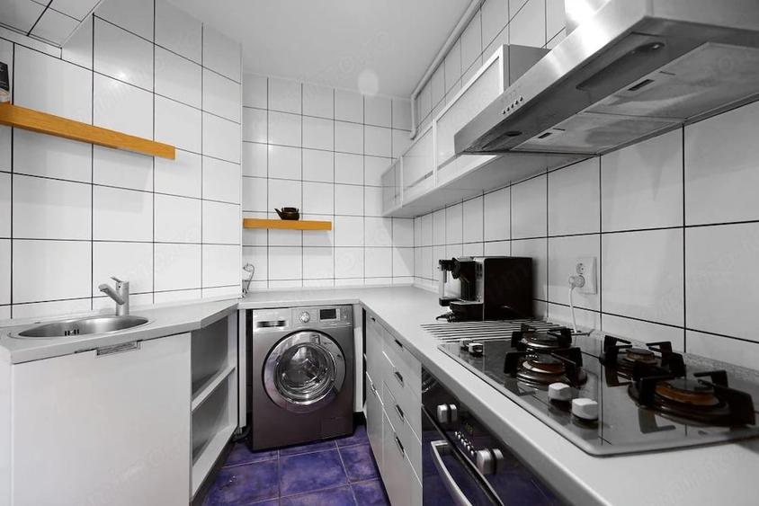 Apartament cu 3 camere decomandat în Ultracentral