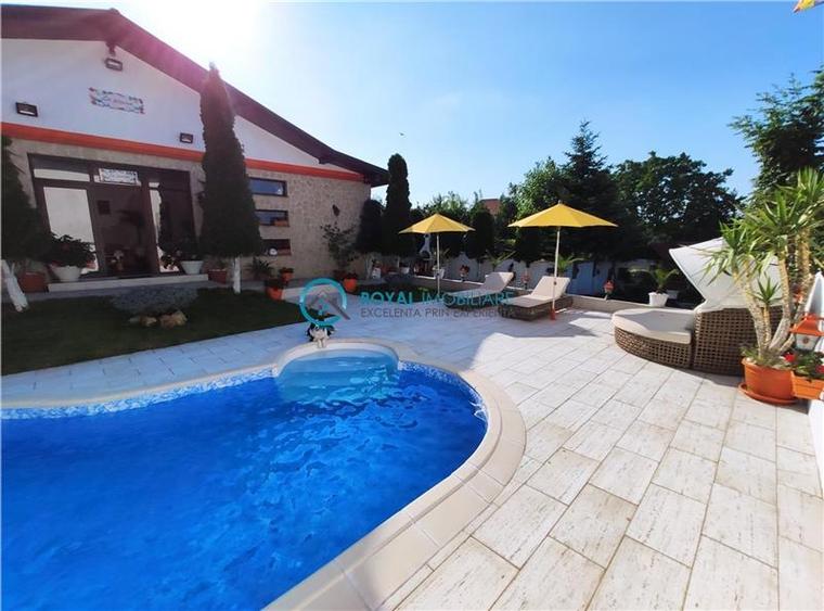 Casă individuală cu 5 camere cu Teren 4800 Mp în Bucov