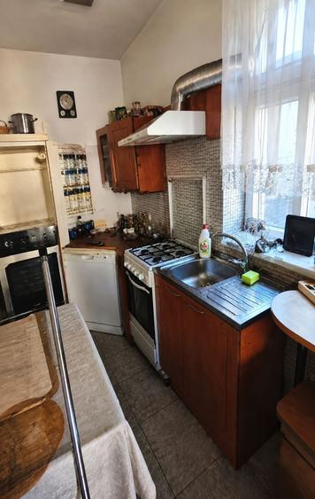 Casă cu 3 camere în Central