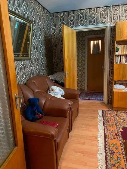 Apartament cu 3 camere decomandat în Drumul Taberei