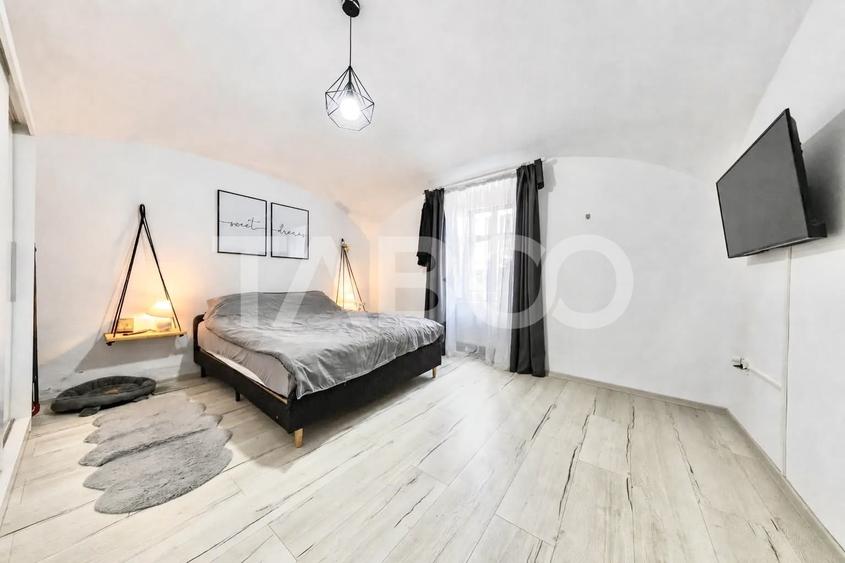 Apartament cu 2 camere semidecomandat, mobilat în Central