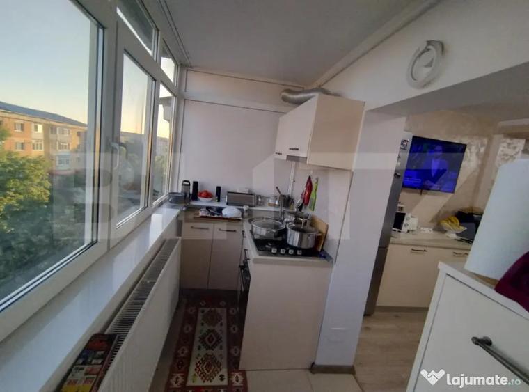 Apartament cu 3 camere decomandat în 1 Mai