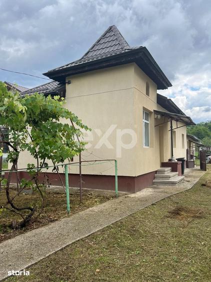 Casă cu 3 camere cu Teren 1140 Mp în Central