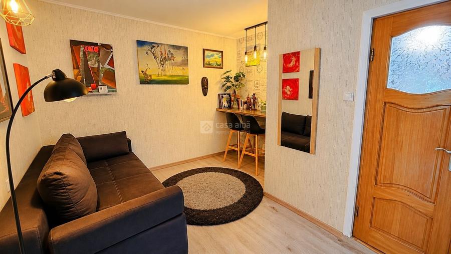Centru, 2 camere chic, mobilat & utilat, curte mica pentru relaxare - 1