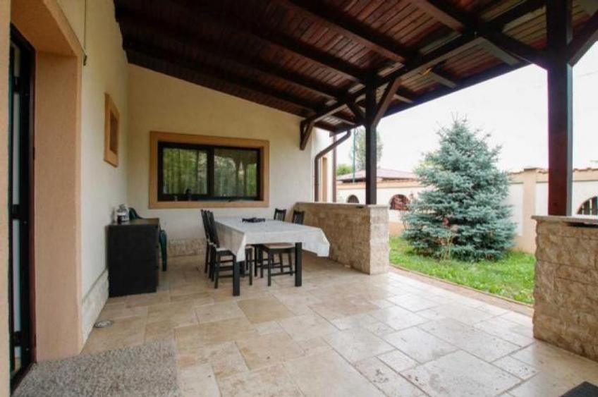Casă cu 5 camere cu Teren 950 Mp în Snagov
