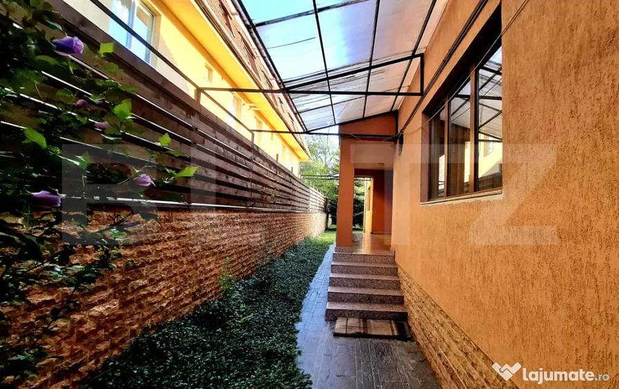 Casă cu 7 camere cu Teren 500 Mp în Bună Ziua