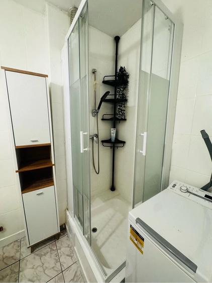 Apartament cu 3 camere semidecomandat în Drumul Taberei