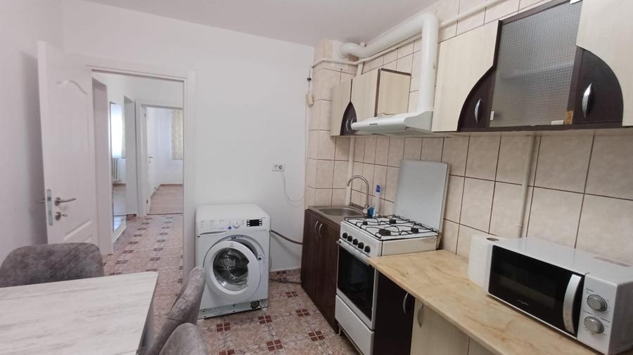 Apartament cu 3 camere decomandat în Centru Civic