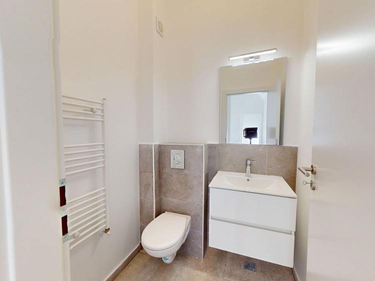Penthouse cu 4 camere decomandat, mobilat în Exterior Vest