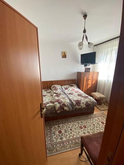 Apartament cu 3 camere decomandat în Colentina