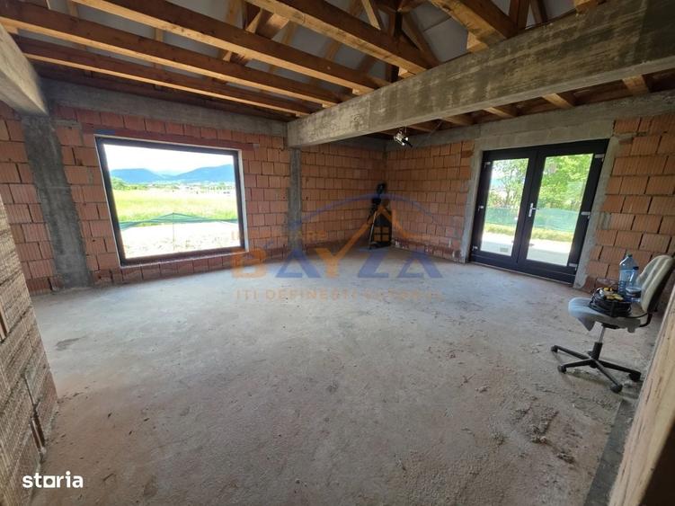 Casă cu 4 camere în Mocira