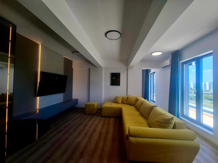 Penthouse cu 3 camere decomandat în Prelungirea Ghencea
