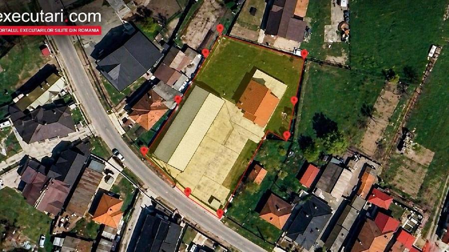 Casă individuală cu 4 camere cu Teren 1812 Mp în Stâlpeni