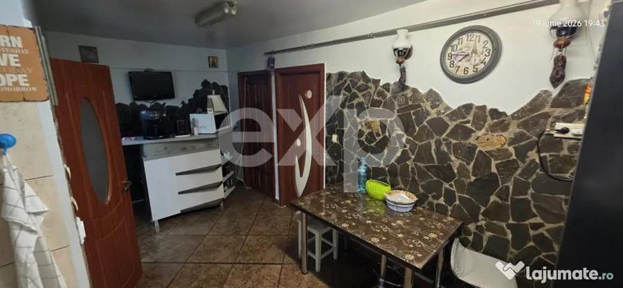 Apartament cu 3 camere decomandat în Micro 11
