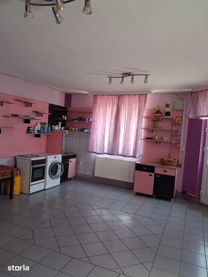 Apartament cu 2 camere în Km 4
