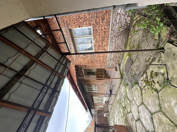 Casă cu 4 camere în Sebiș