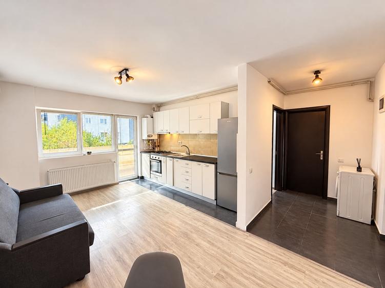 Apartament cu 2 camere semidecomandat, mobilat în Apărătorii Patriei