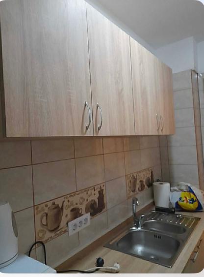 Garsonieră decomandată în Titan