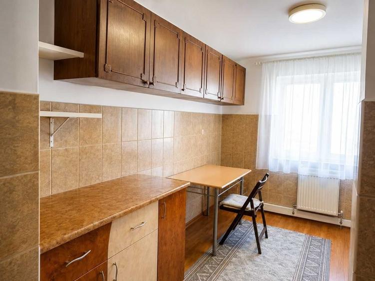 Apartament cu 3 camere decomandat în Preajba Mare