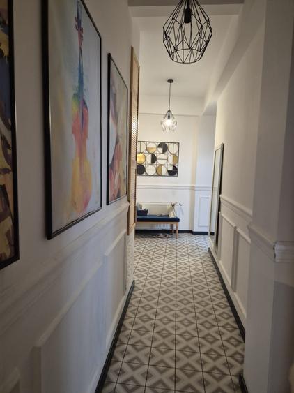 Apartament cu 3 camere decomandat în Calea Victoriei