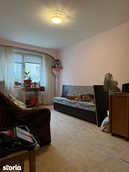 Apartament cu 3 camere decomandat în Rahova