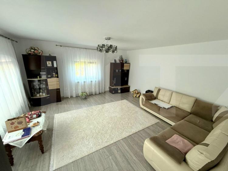 Casă cu 5 camere cu Teren 2133 Mp în Central