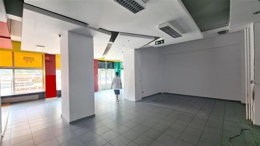 Spațiu comercial, de 180 mp, în Fabric