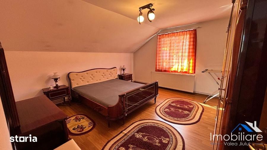 Casă cu 4 camere cu Teren 370 Mp în Central