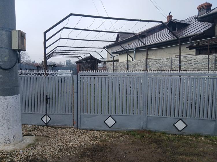Casă cu 5 camere cu Teren 1027 Mp în Căciulați