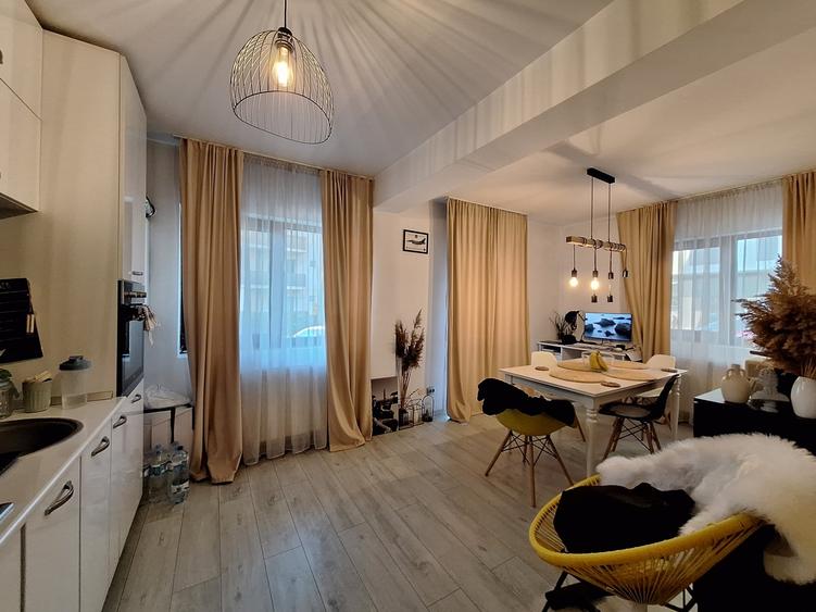 Apartament cu 2 camere semidecomandat, mobilat în Florești