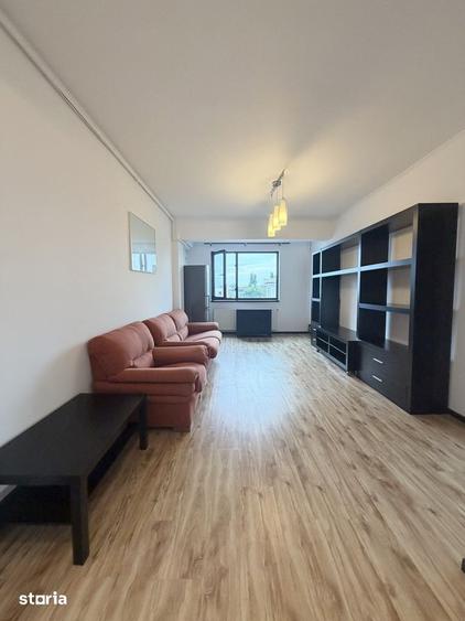 Apartament cu 3 camere, mobilat în Băneasa