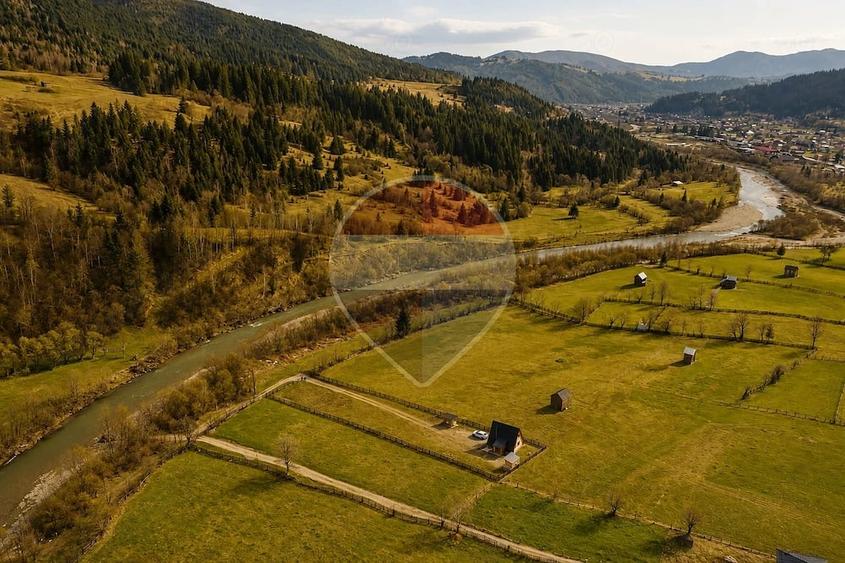 Casă cu Teren 1800 Mp în Strâmtura