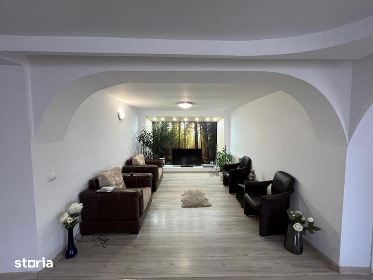 Casă cu 5 camere cu Teren 1128 Mp în Popoveni
